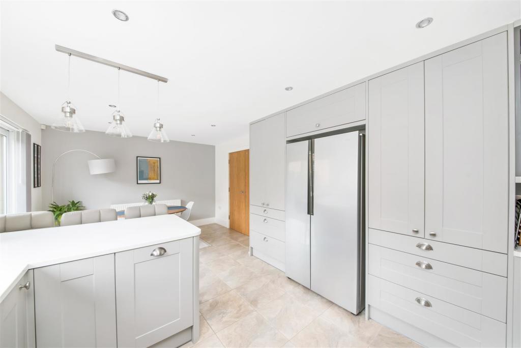 OPEN PLAN DINING KITCHEN