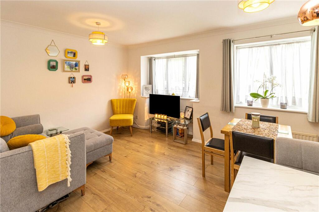 Living/Dining Area