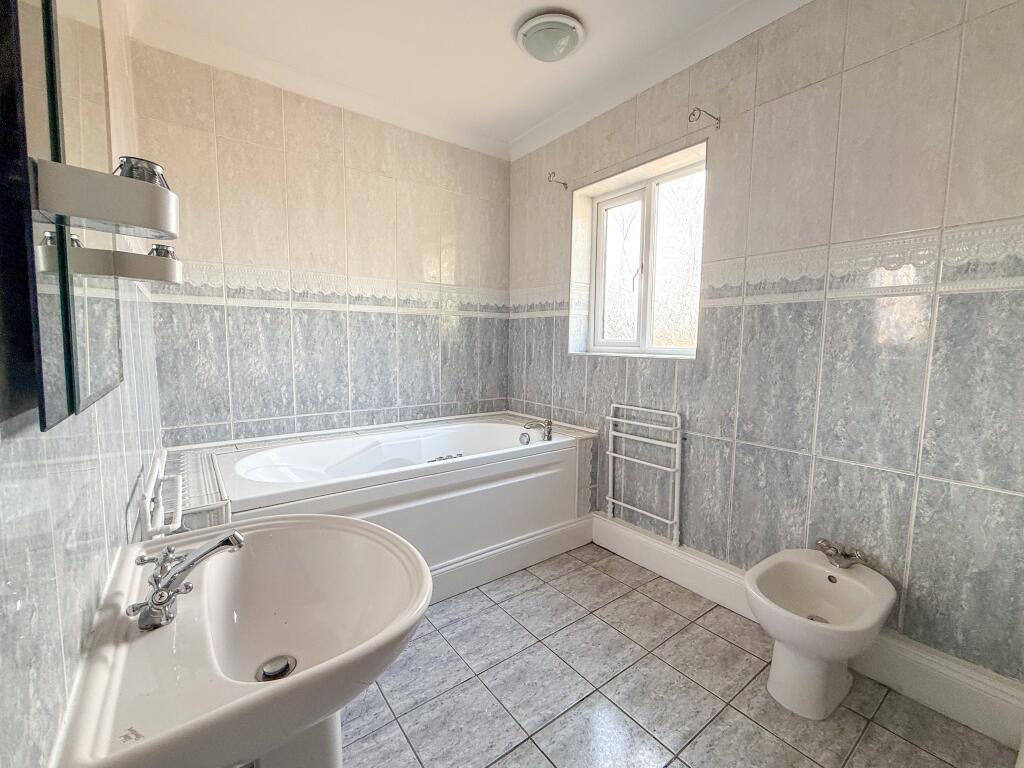 Bathroom 4