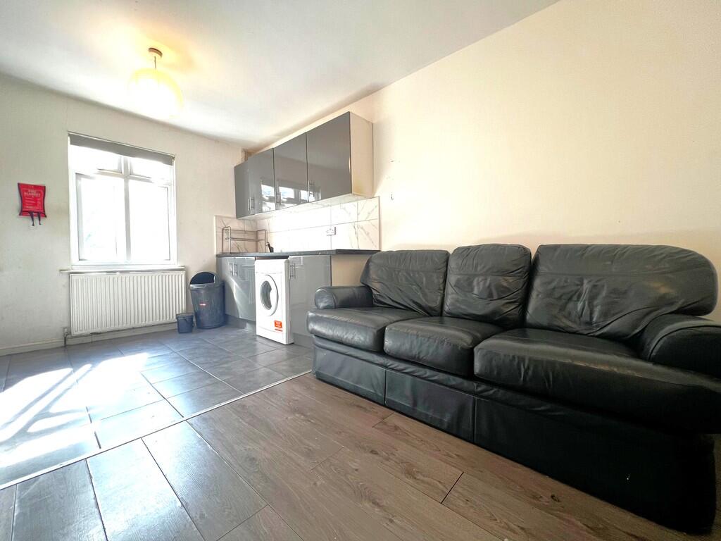 Living Area &amp;...