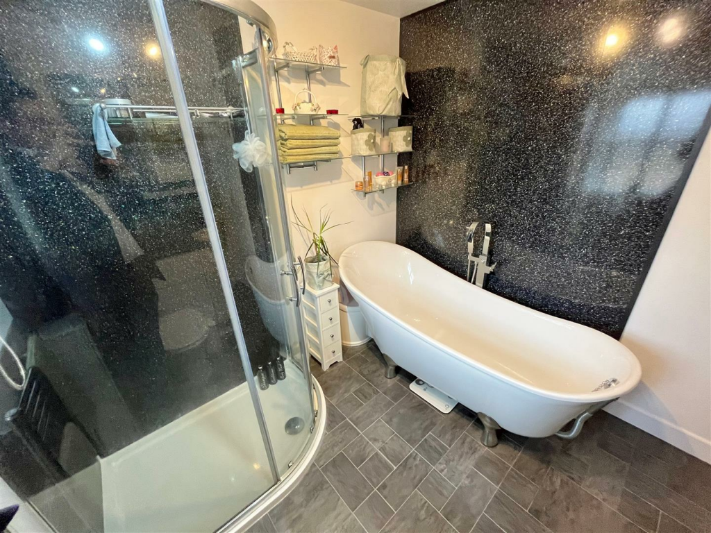 Bathroom Aspect 2