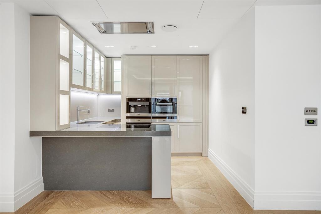 39WrenHouse,190Strand,WC2R-3.jpg