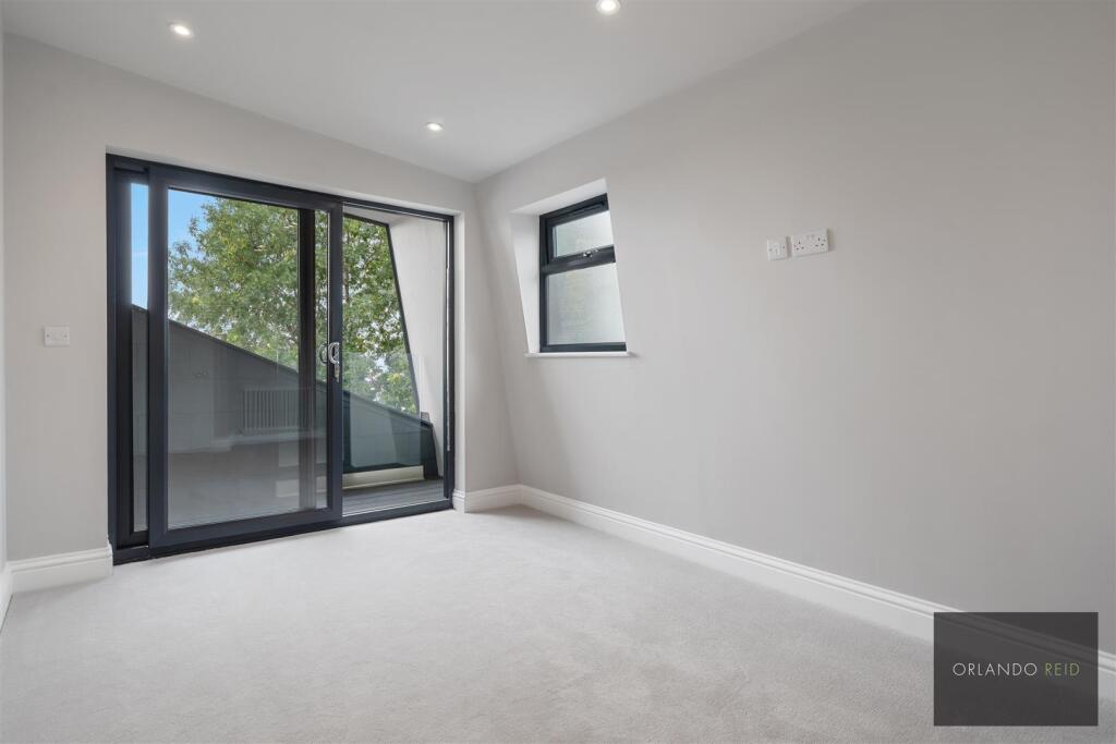 182B Dunstans Road SE22 0ES-9.jpg