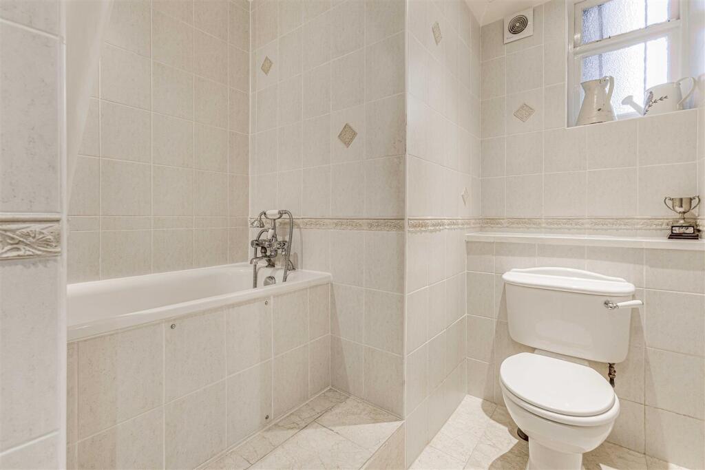 Lingfield Road 27 Flat 1 LOW-2.jpg