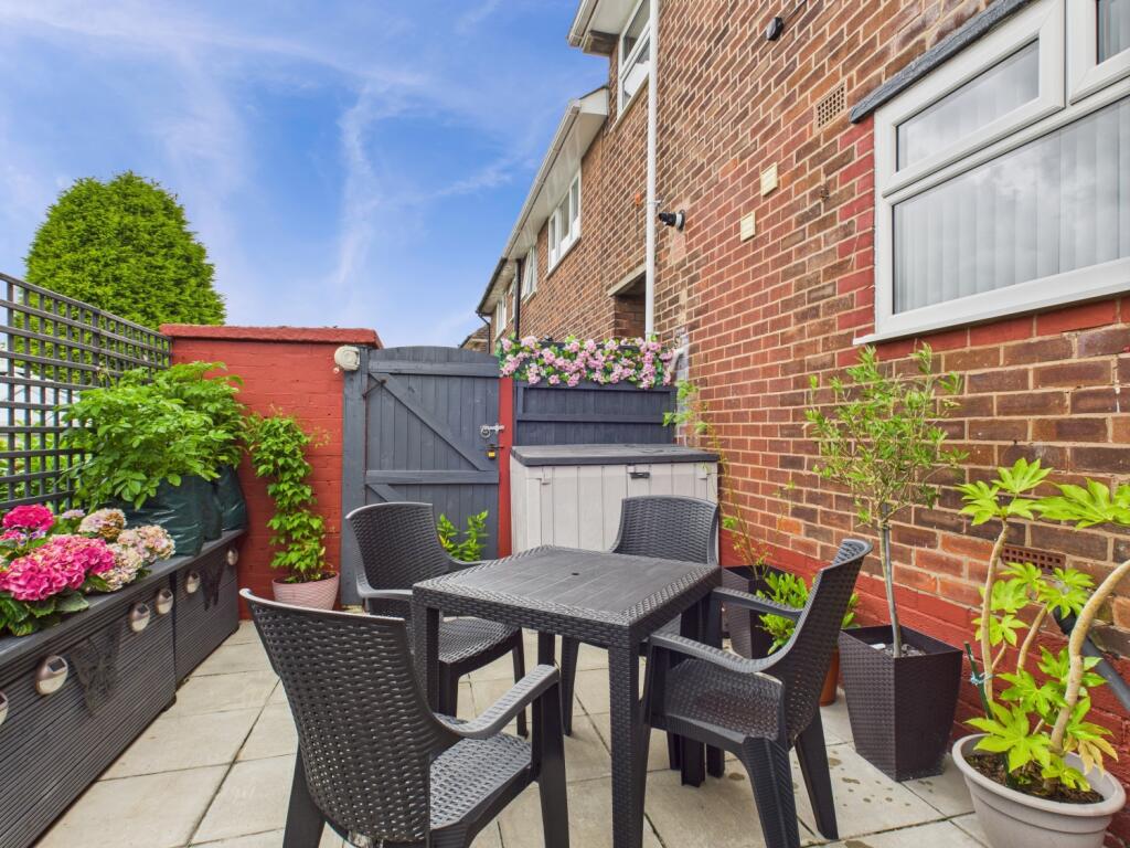 CAM03729G0-PR0077-STILL015