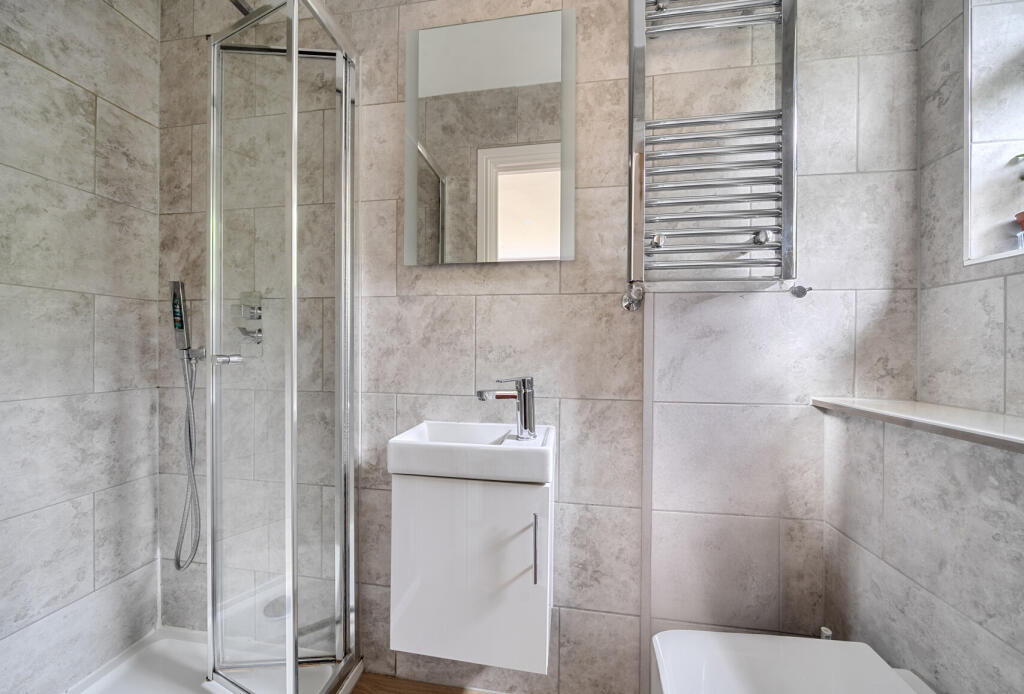 1359541-12-68e8d6...