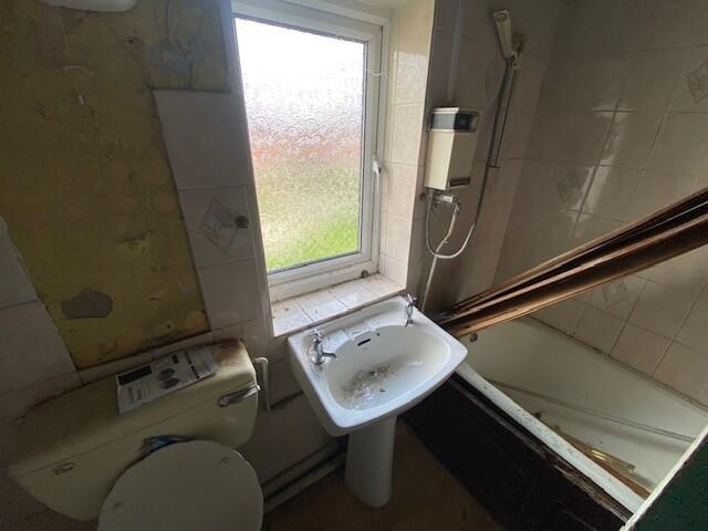 Bathroom T202506191519.jpg