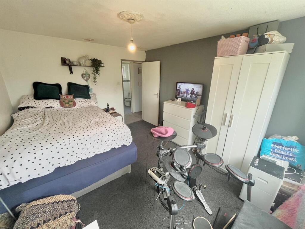 Bedroom 2.jpeg