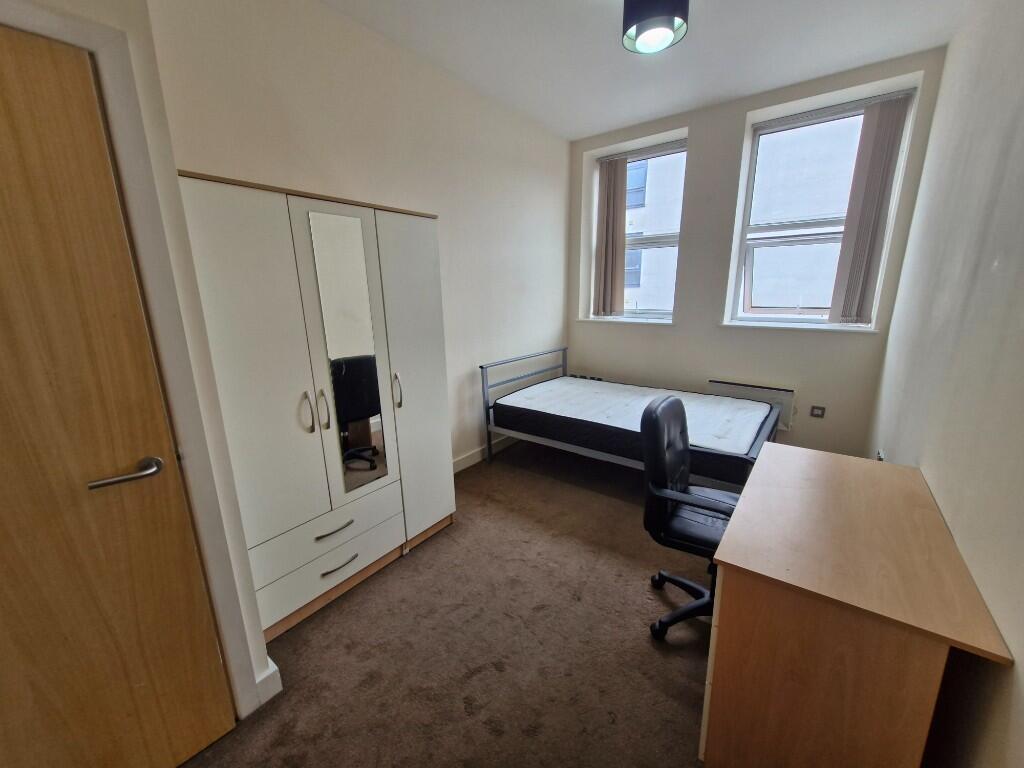 FLAT 6