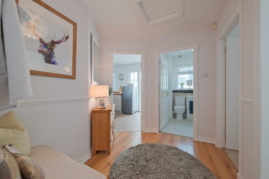 017-37, Edinburgh Road Abington, ML12 6SA.jpg