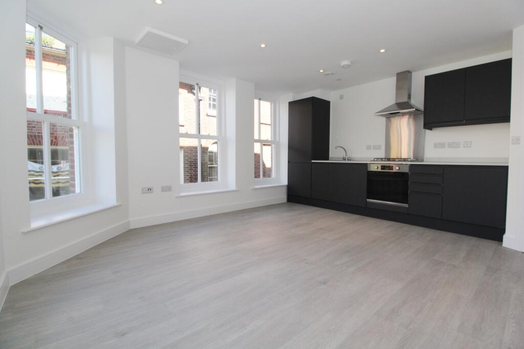 Lounge Kitchen