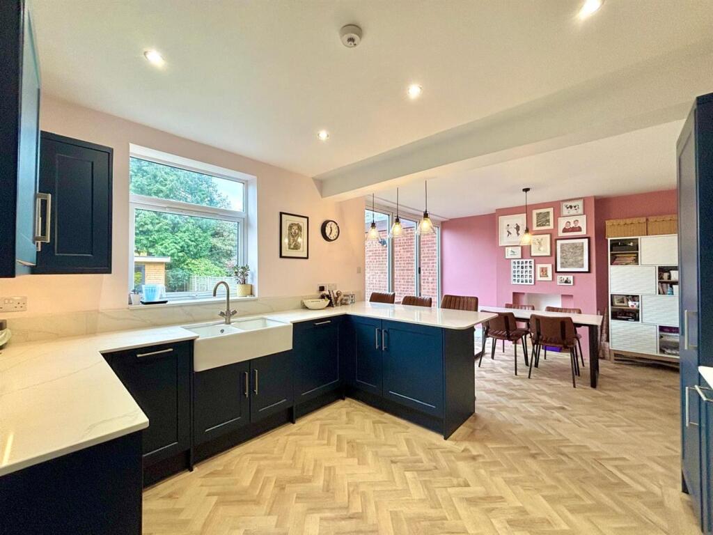 WhatsApp Image 2025-10-31 at 15.07.30_13a5eaca.jpg