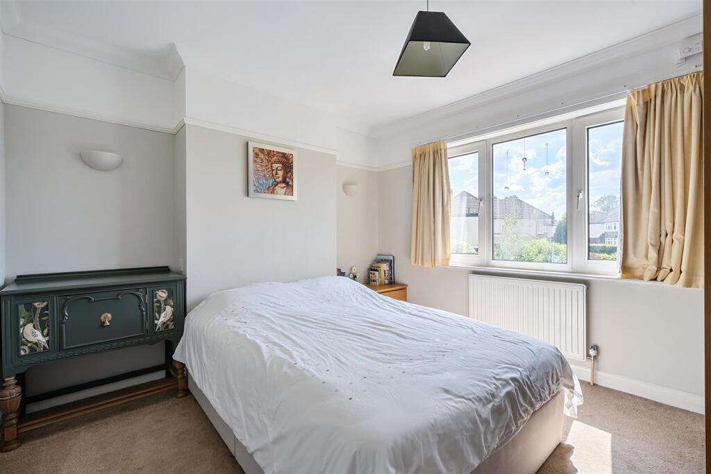 16 craddocks bedroom 4.jpg