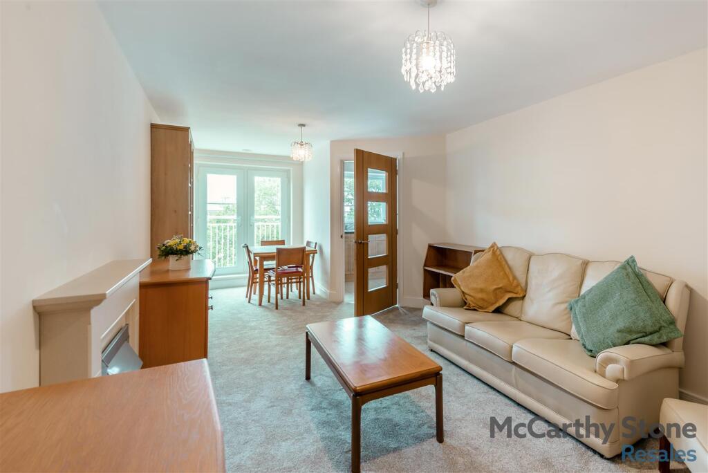 8656971-interior02.jpg