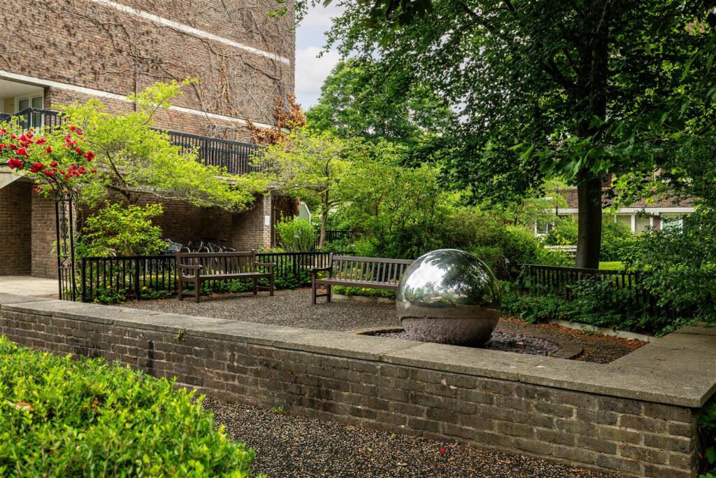 16 Otho Court-26.jpg