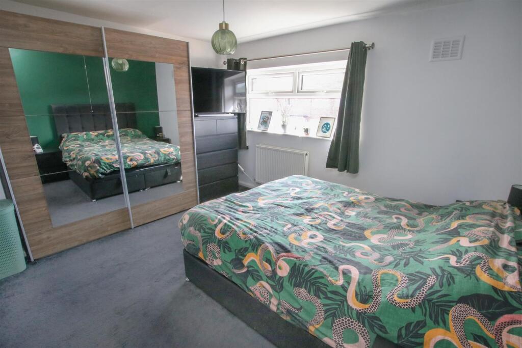 BEDROOM 1