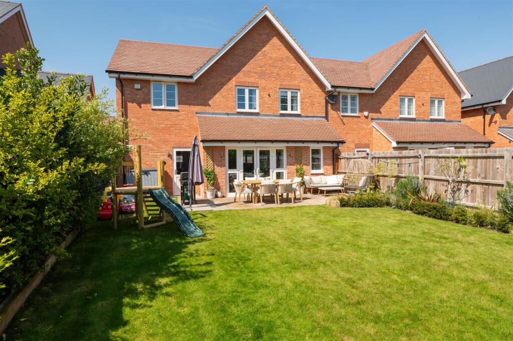 23 Saxon End, Pirton-29.jpg