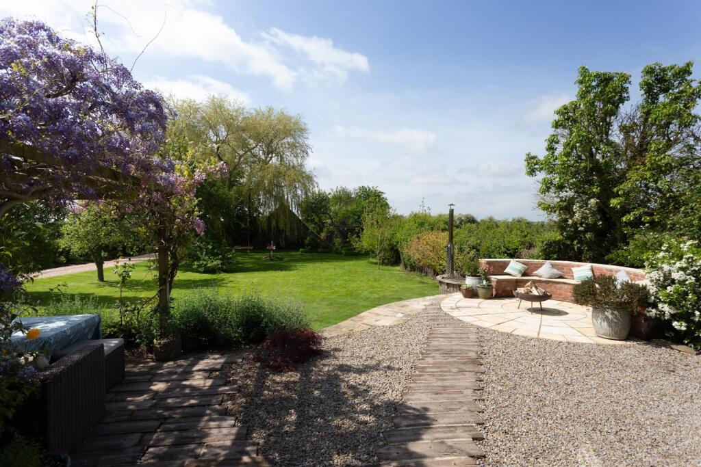 Terrace &amp; Garden