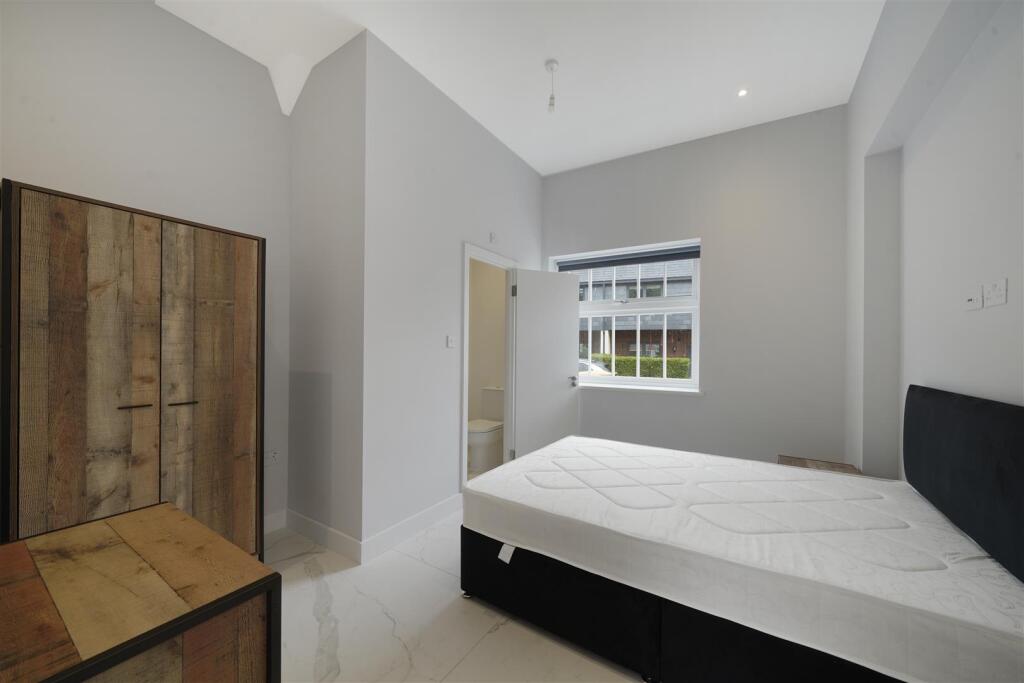 Newall Close - Pmmn1FcCXa3ylTE9tHyJ.jpg