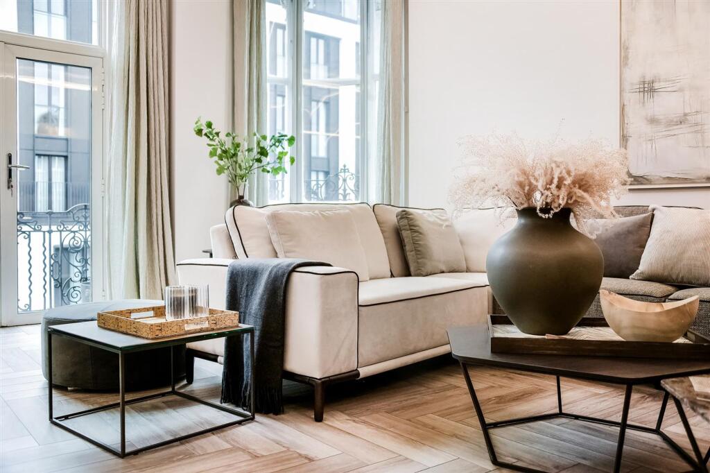 Knightsbridge Luxury  Flat 30, Wellington Court (41).jpg