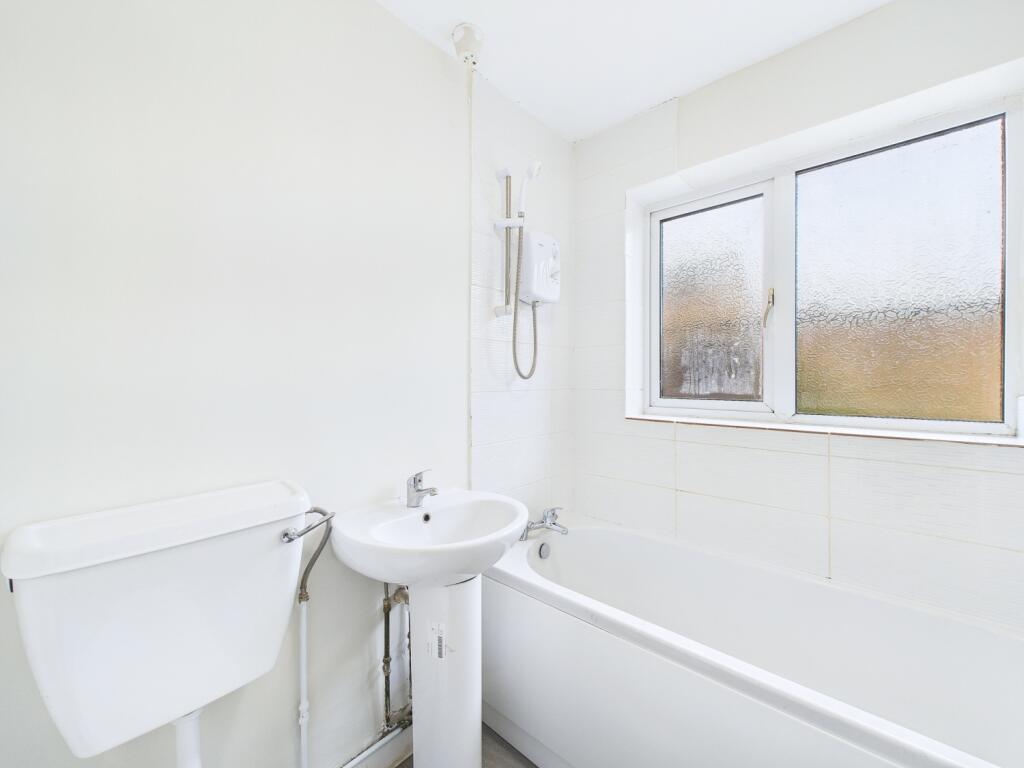 CAM01909G0-PR0381-STILL014