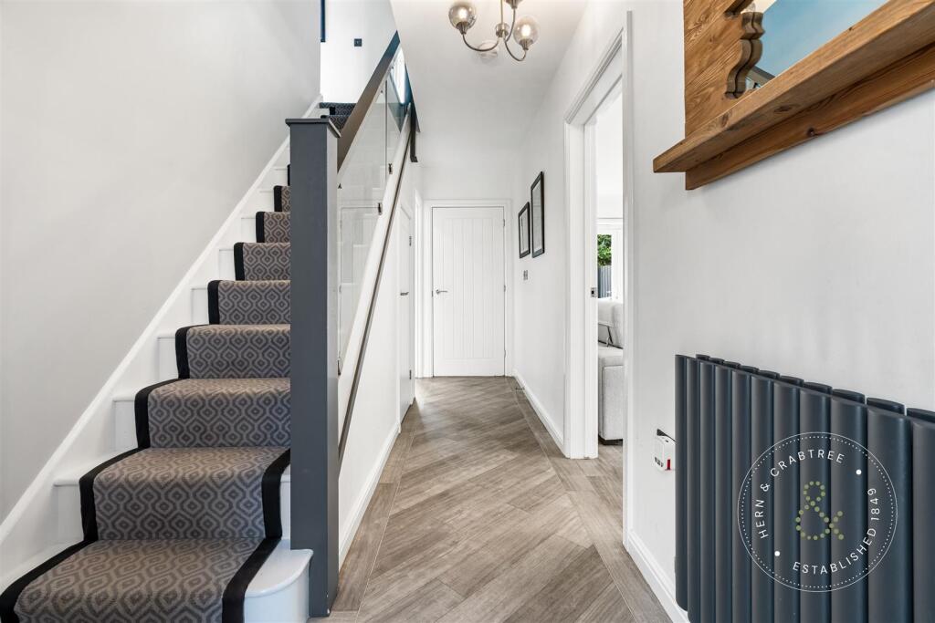 Long Heath Close, Hern Crabtree (17).jpg