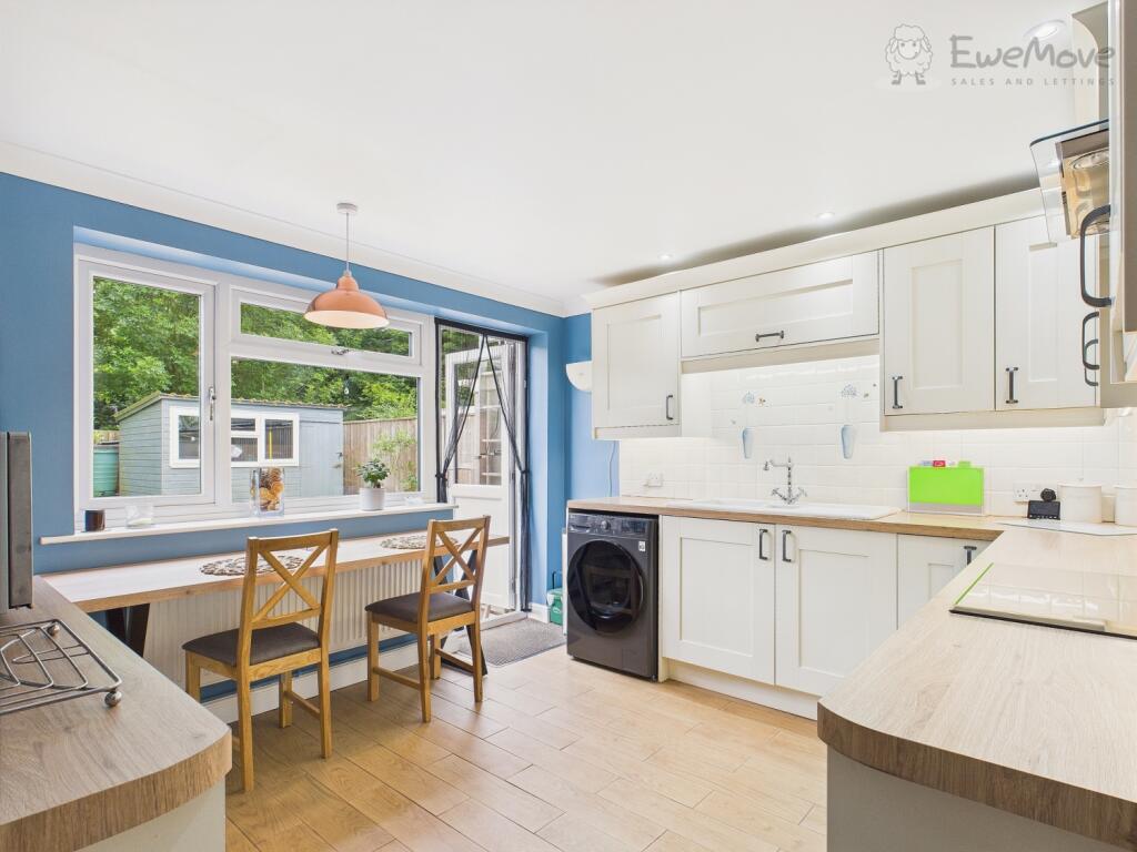 CAM03640G0-PR0048-STILL015