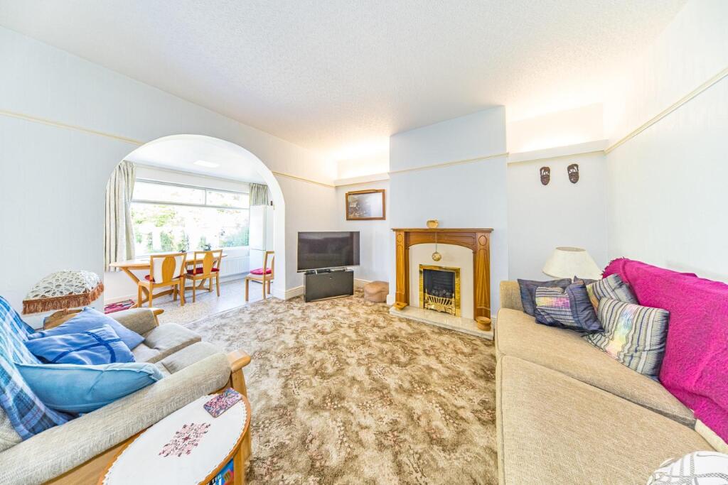 37 Stanley Road sitting room 2.jpg