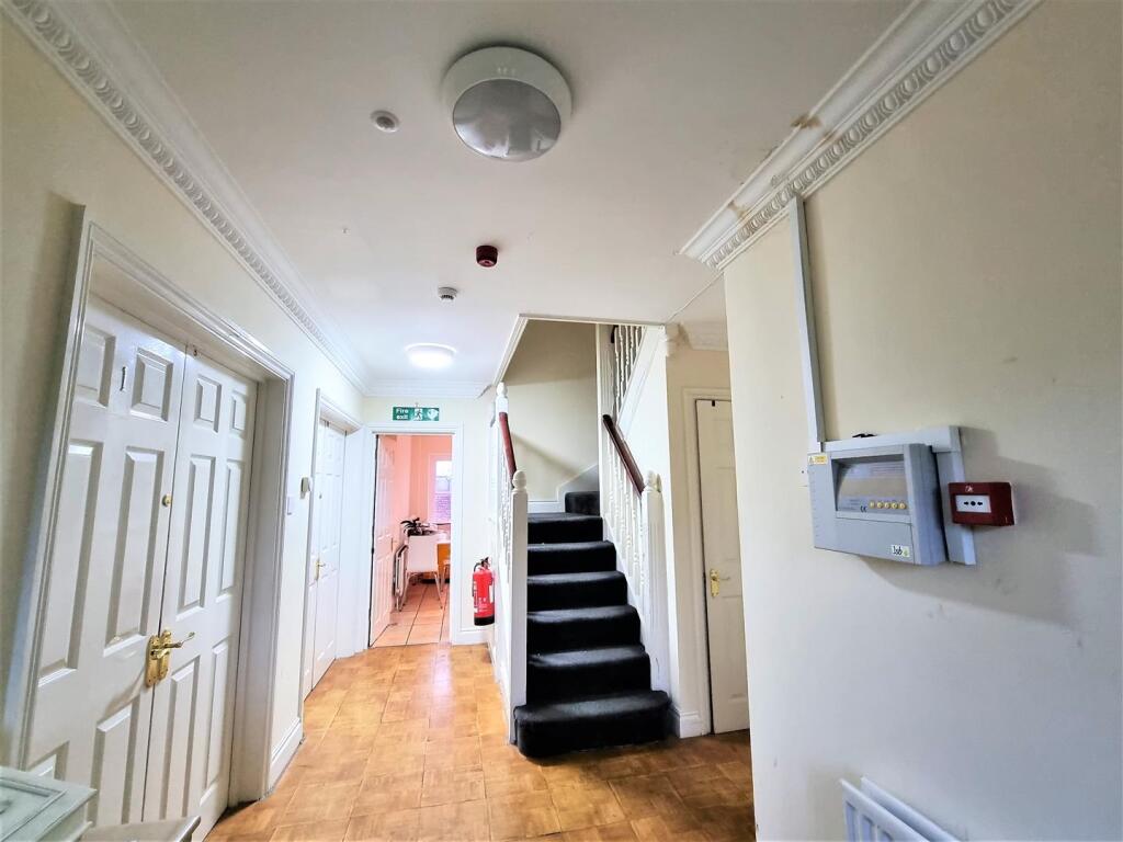 Enterance halway (2).jpg