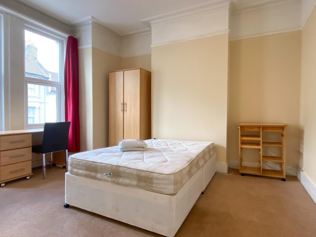94 Whippingham Road Bedroom 1 (2)