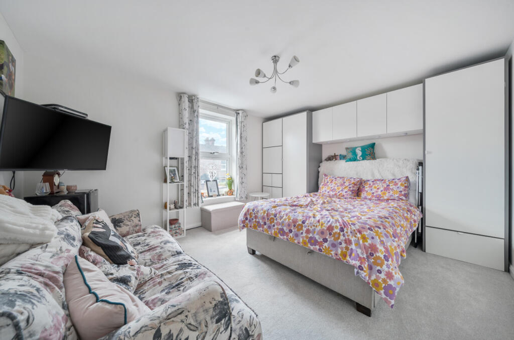 1320801-7-688a374...