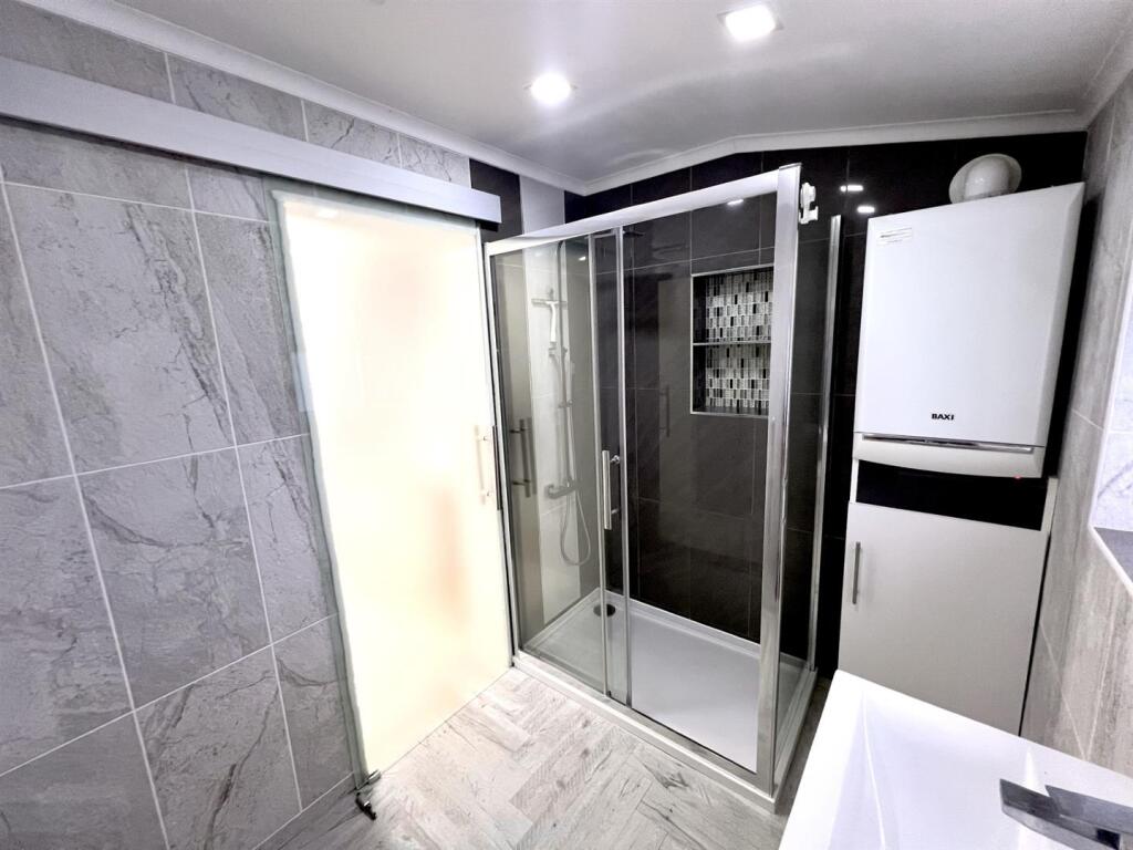 Family Shower Room