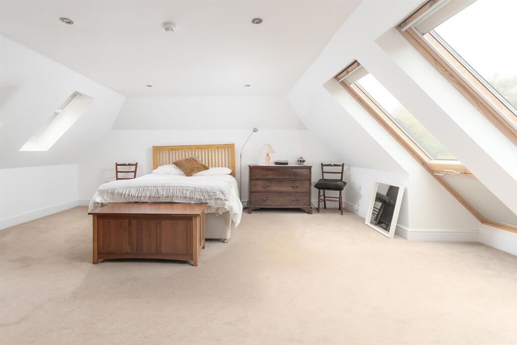 21 Moultrie Road, Rugby