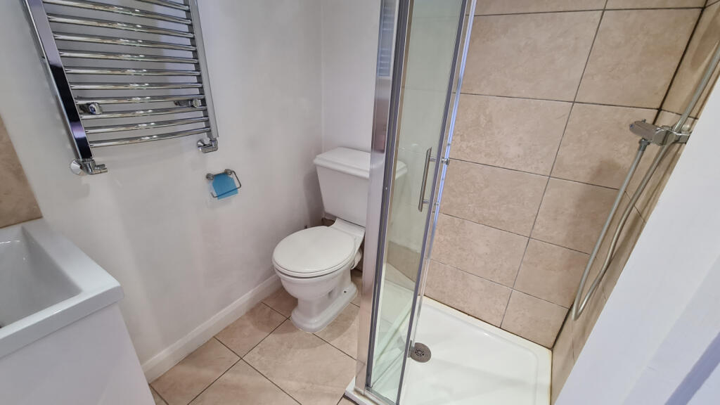 Shower /WC