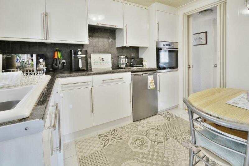 Kitchen from the other angle