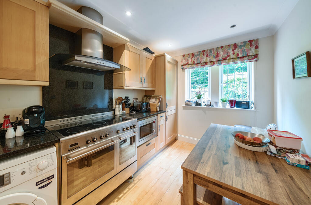 1296885-1-682b95c...