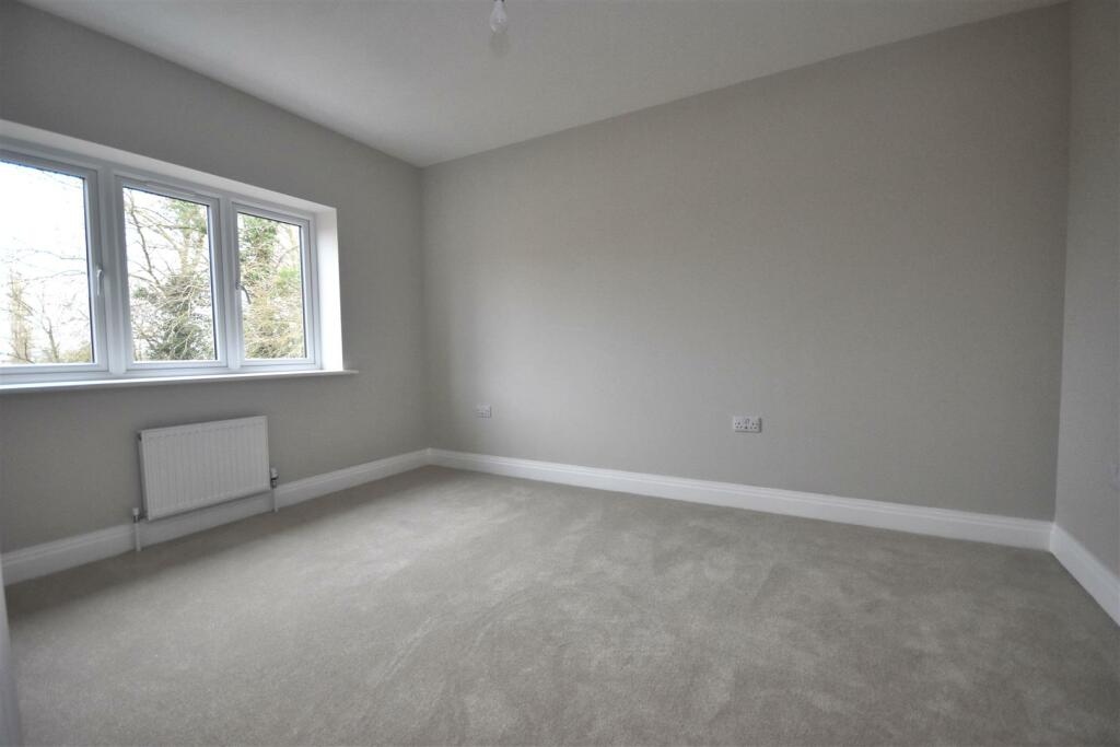 Bed 3.jpg