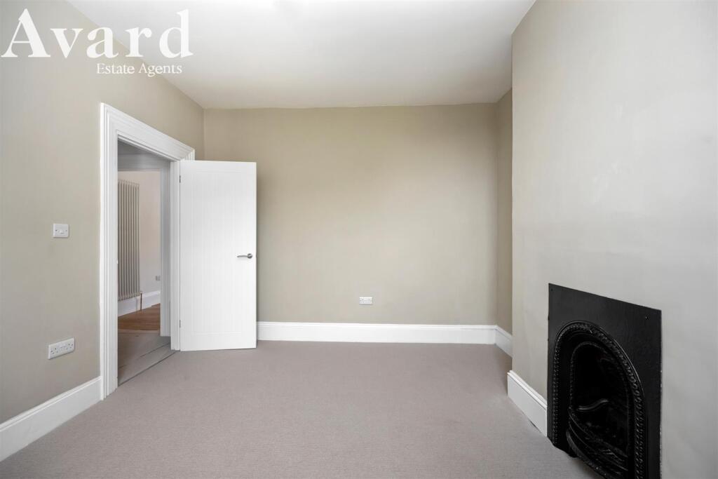 Ditchling Rise 110-009.jpg