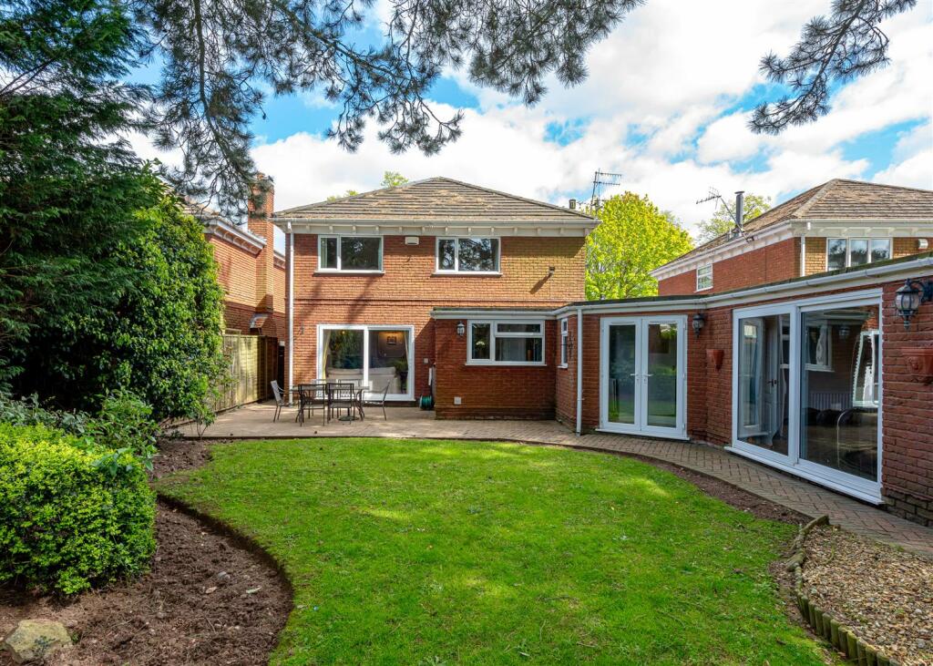 3 Greenhill Court-garden1.jpg