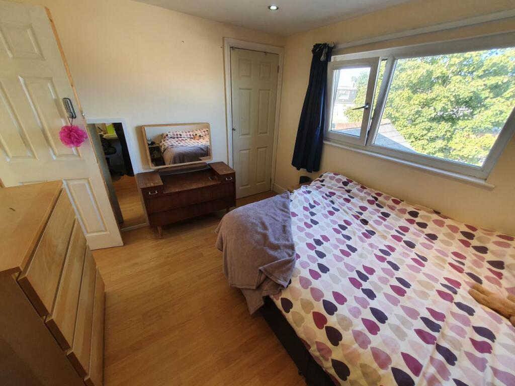 Top floor rear bedro