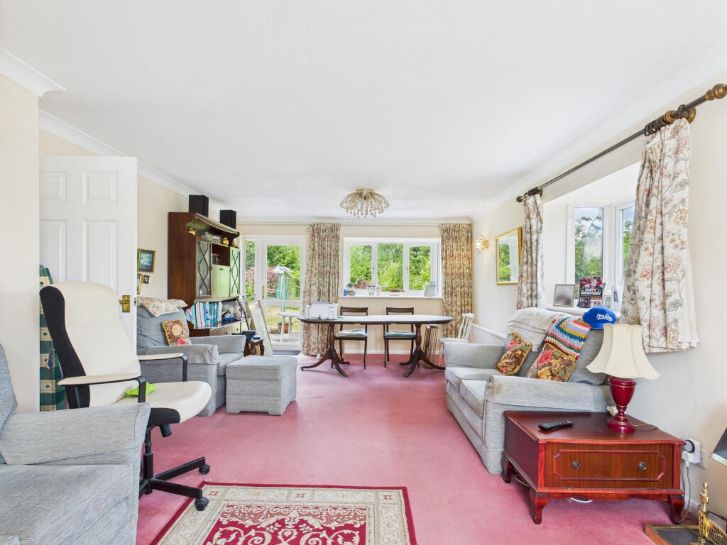 CAM01354G0-PR0548-STILL014