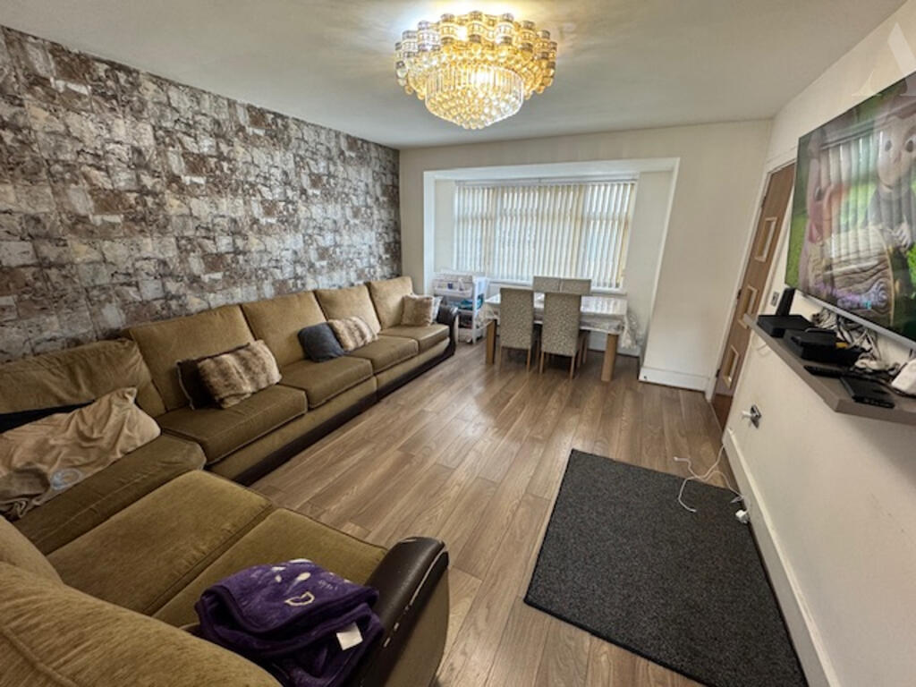 21 Moathouse Road Lounge