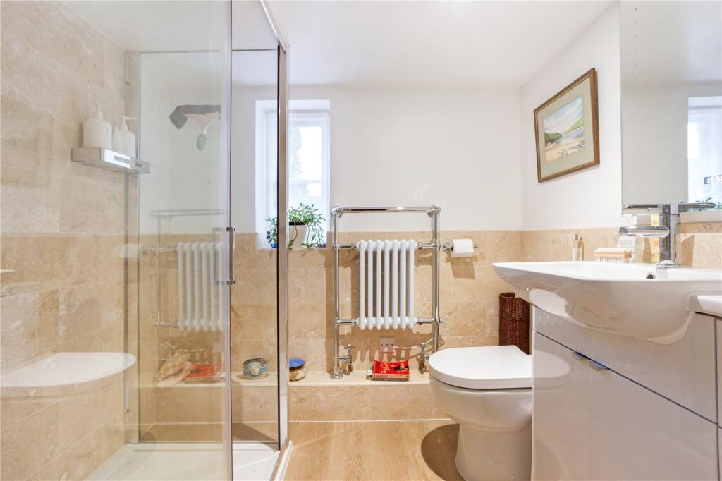 En-Suite Shower