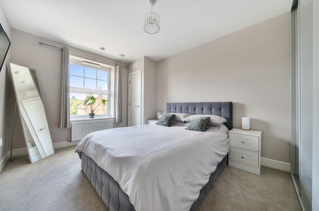 1294186-21-683d7d...