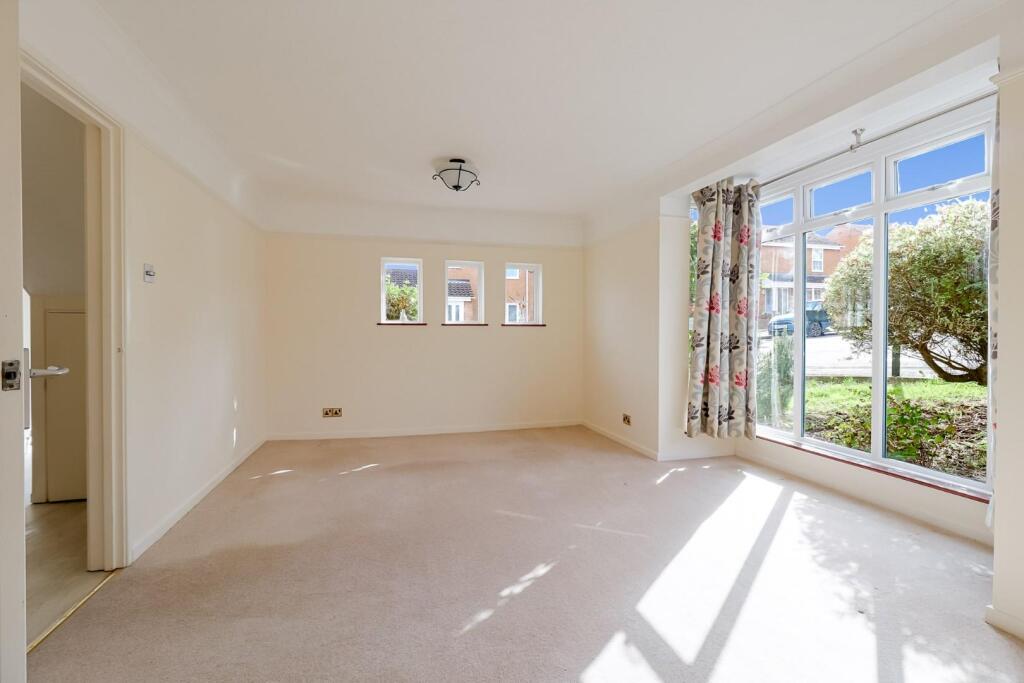 4-bed-house-prestbury (14).jpg
