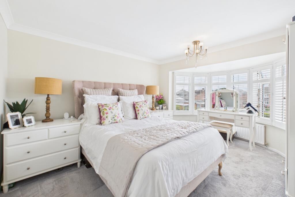 CAM03162G0-PR0284-STILL004