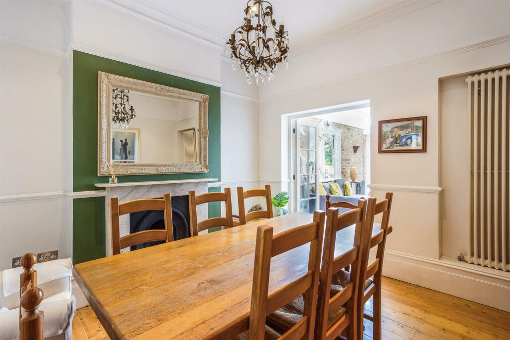 70904_Orwell Villa (11)_low.jpg