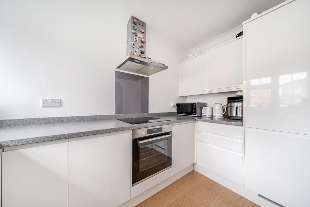 1376116-19-690c91...