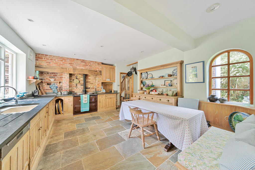 1334210-10-688cd0...