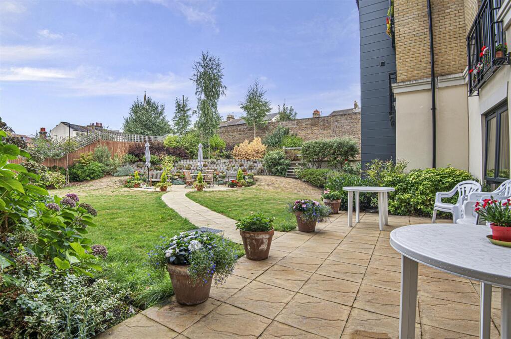 Owners Patio Area.jpg